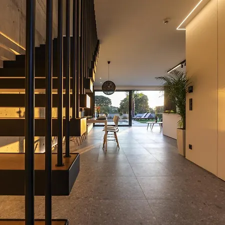 Momentum Villa
